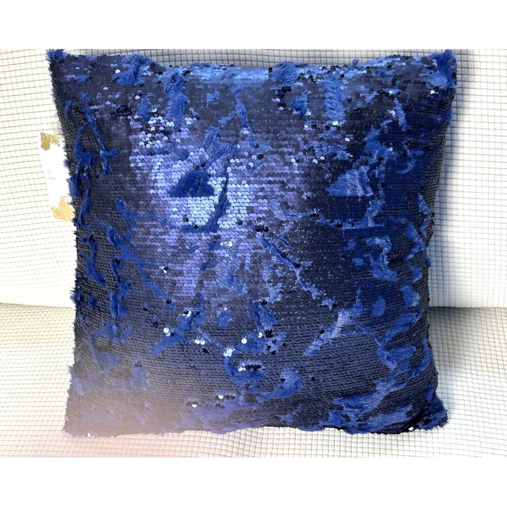 Aviva Stanoff Blue Sequined Blanket and 2 Pillow Luxury set, Super Soft, NWT, MS - Picture 5 of 10
